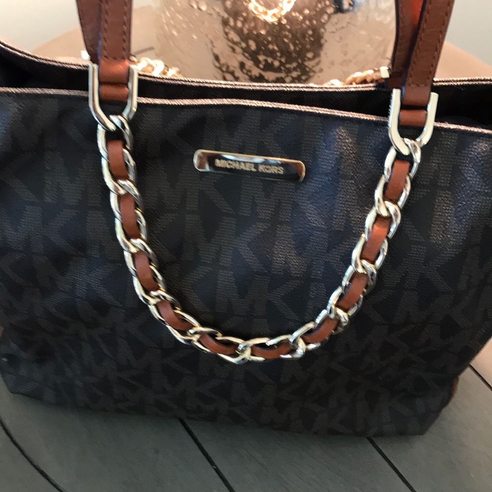 Micheal Kors purse